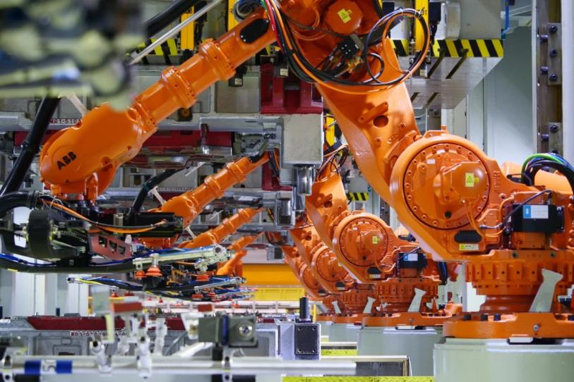 Industrial robots in a stamping transfer application